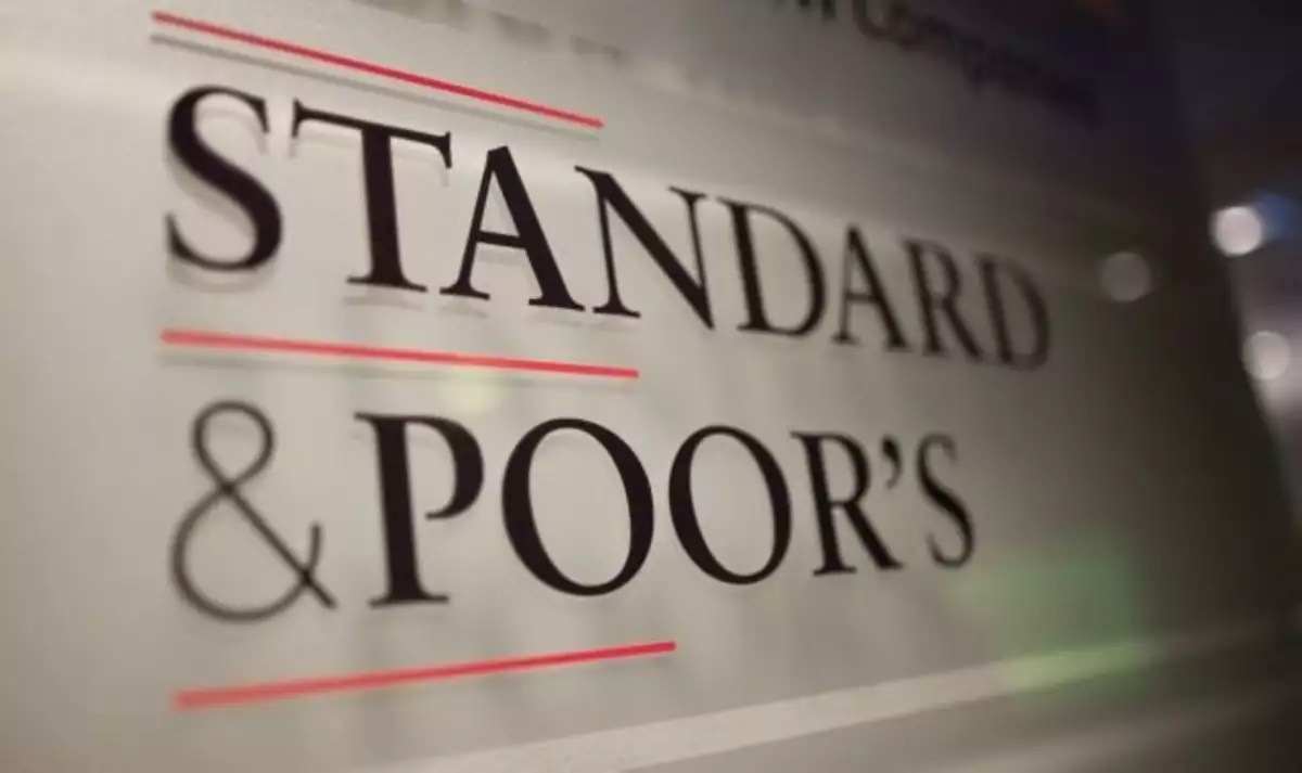 S&P Global issues warning of more capital controls in Turkey